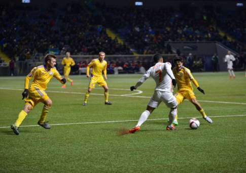 Сборная Казахстана по футболу проиграла Голландии в матче отборочного цикла Евро-2016
